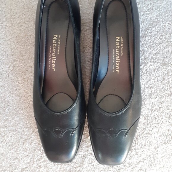 Shoes Naturalizer black, low heel, size 7.5 - Picture 1 of 4